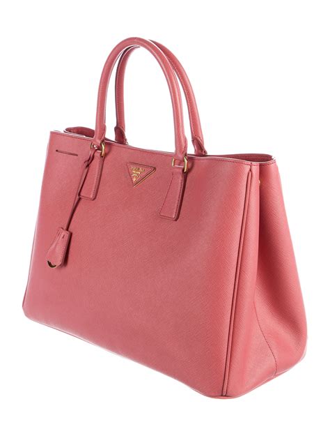 prada lux saffiano tote|prada odette saffiano.